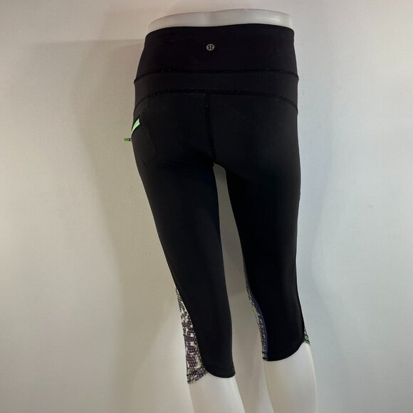 Lululemon Athletica Women's Floral Cropped Leggings WITH HOLE - Size 4 - Picture 4 of 7